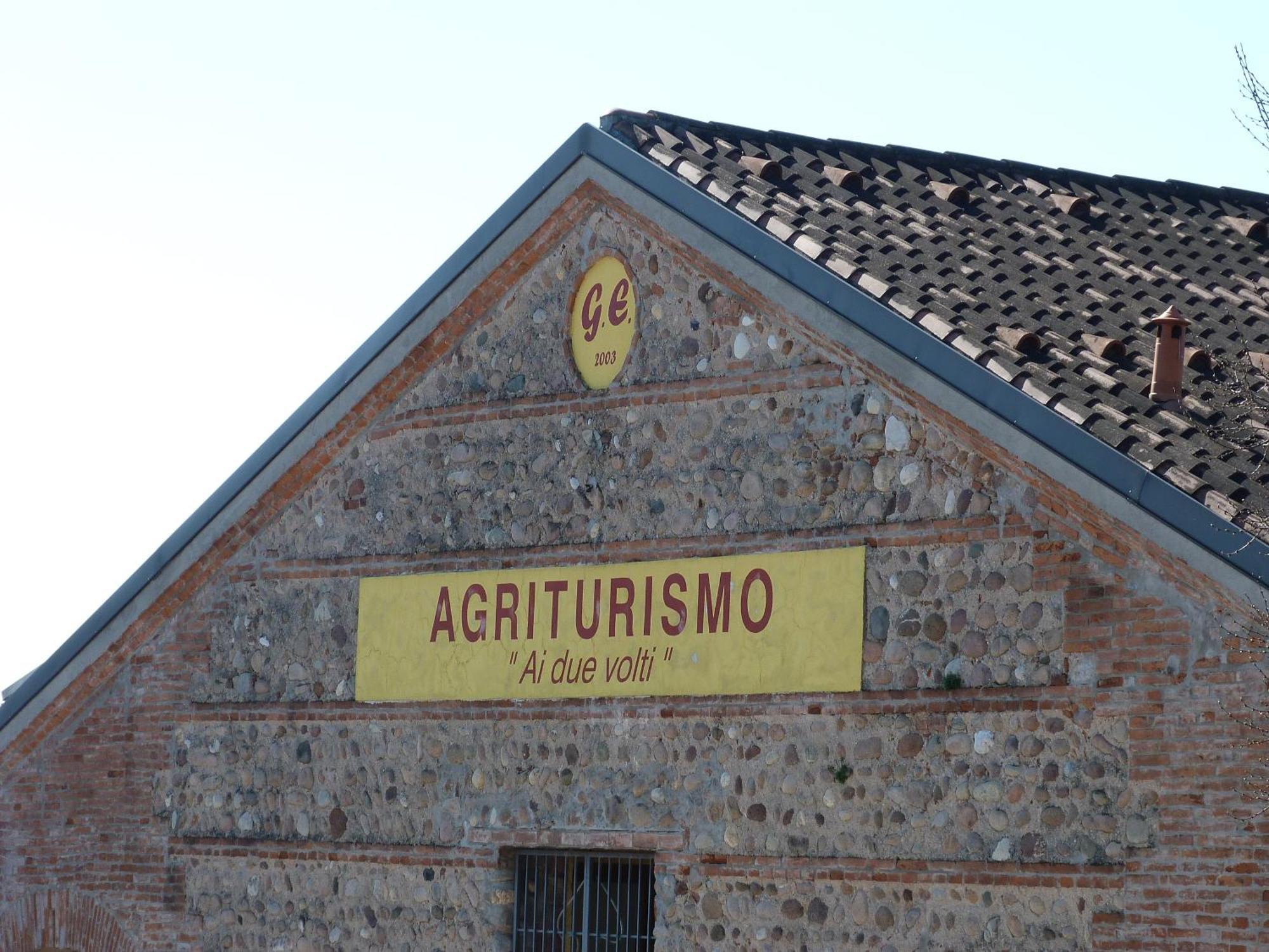 Agriturismo Ai Due Volti Дособуоно Екстериор снимка